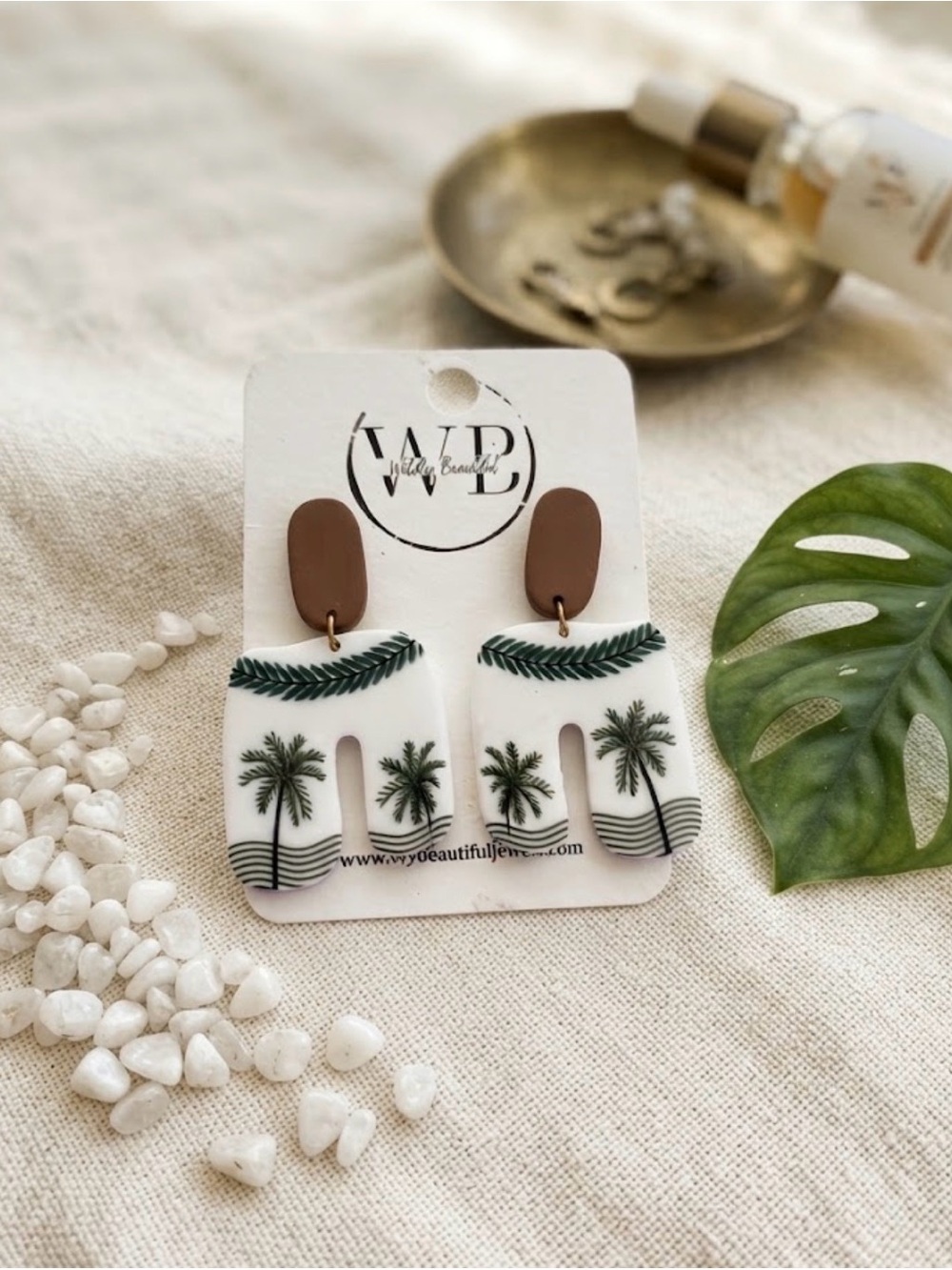 Palm Tree Dangle Earrings - Brown & White